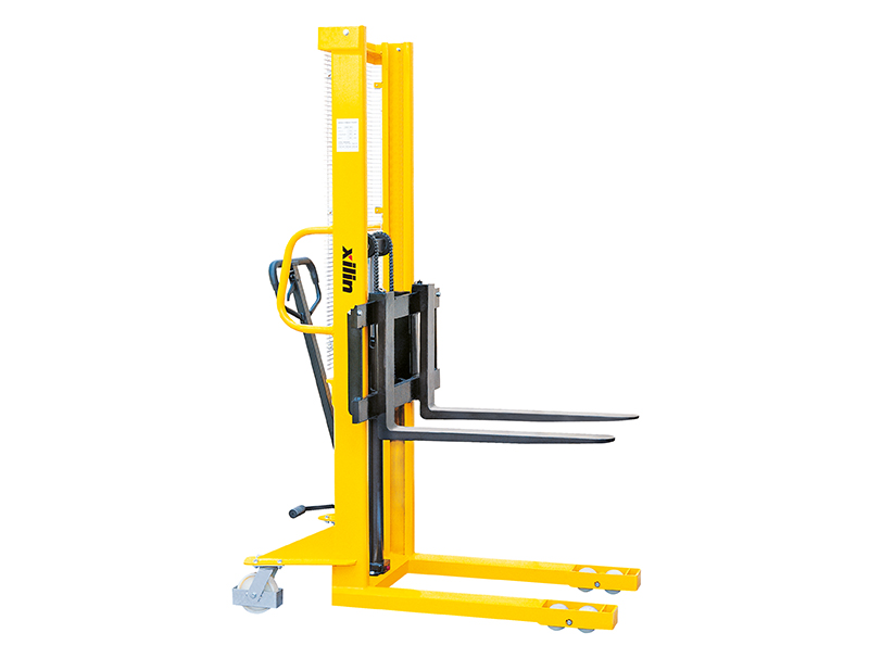 Apilador manual con horquillas ajustables